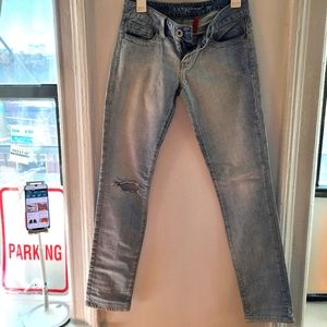 GUESS Daredevil Skinny Leg Jeans Size 27